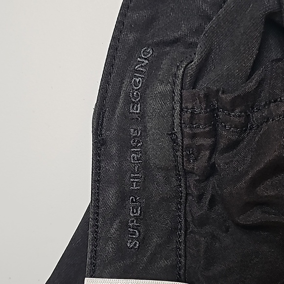 American Eagle Super High Rise Jegging Plus Sz 24 Excellent condition - Picture 12 of 16